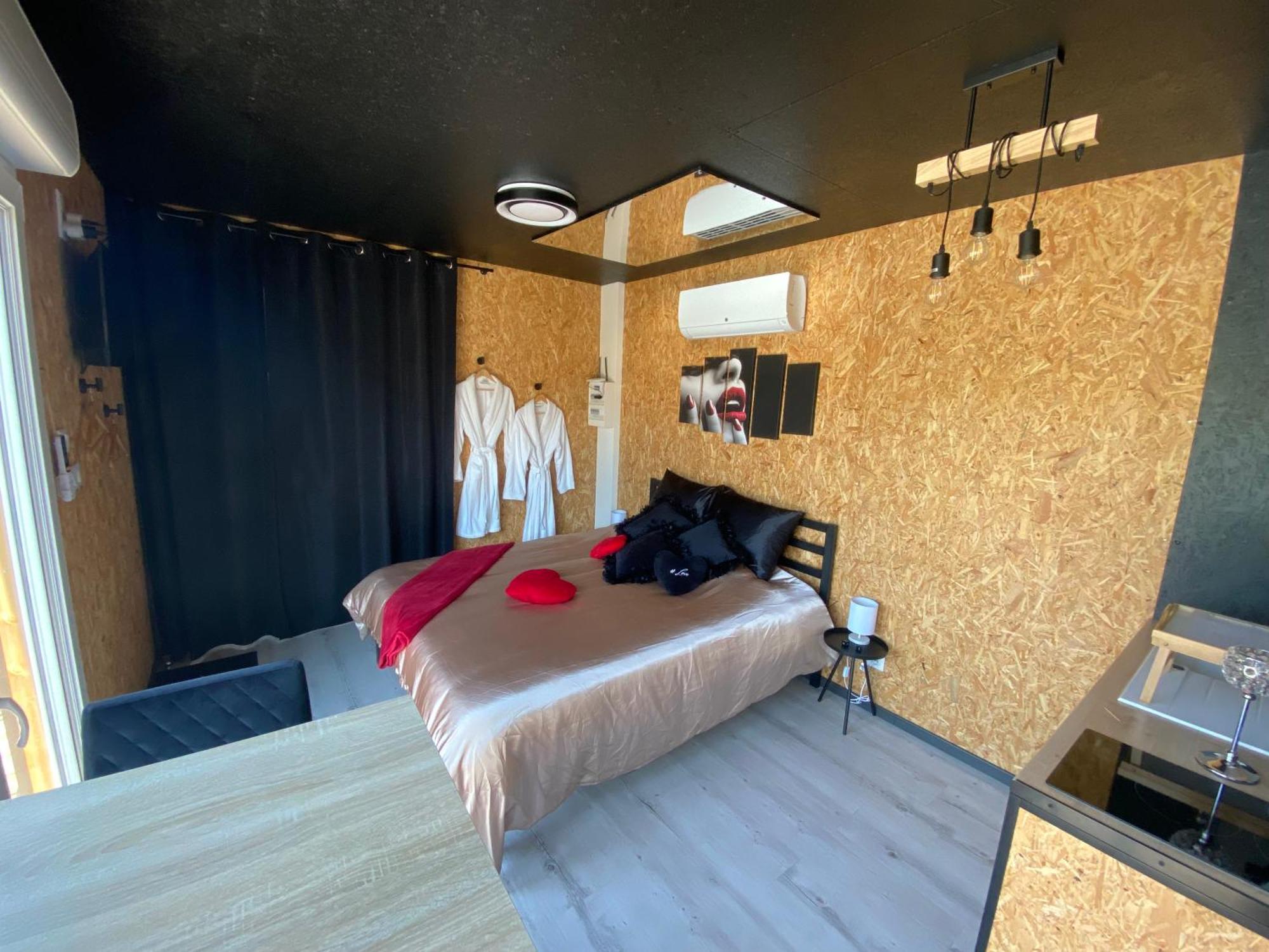 Mini Love Room Jacuzzi Privatif Urimenil Exterior photo